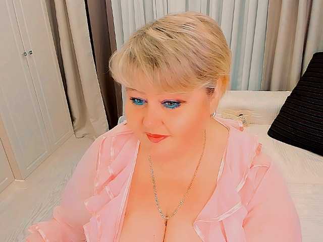 XBIGTITSXX, en vivo ahora en BongaCams