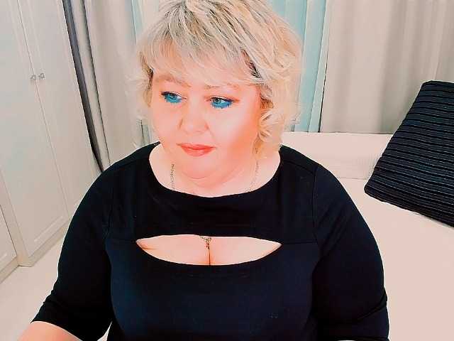 XBIGTITSXX's BongaCams show and profile