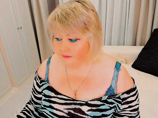 XBIGTITSXX, live now on BongaCams