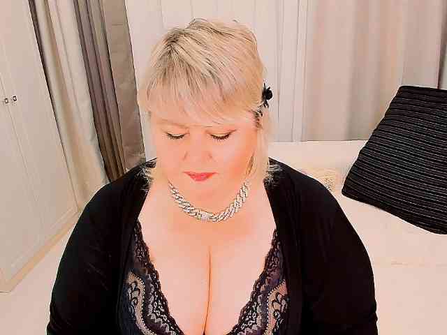 XBIGTITSXX webcam