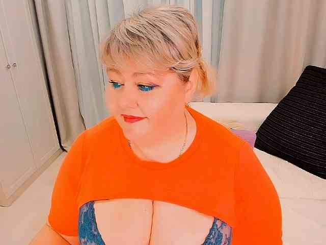 XBIGTITSXX webcam