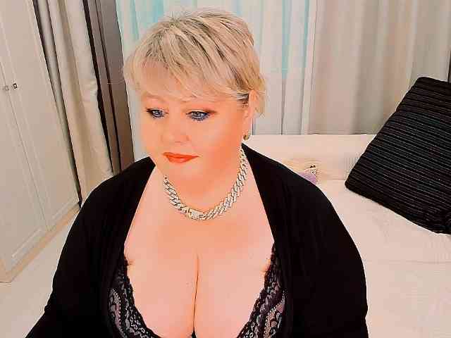XBIGTITSXX webcam