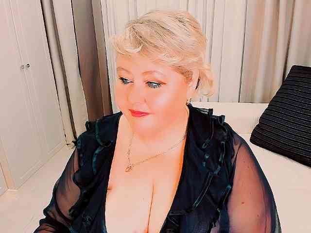 XBIGTITSXX webcam