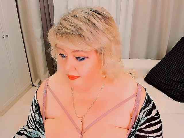 XBIGTITSXX webcam