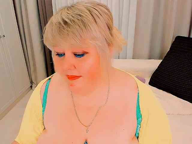XBIGTITSXX webcam