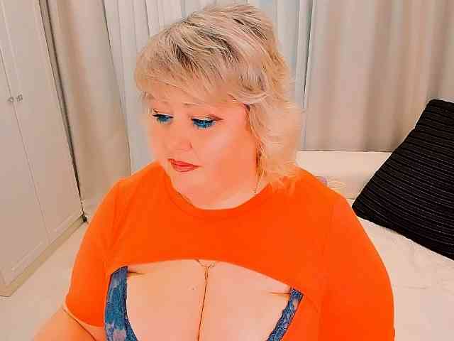 XBIGTITSXX webcam
