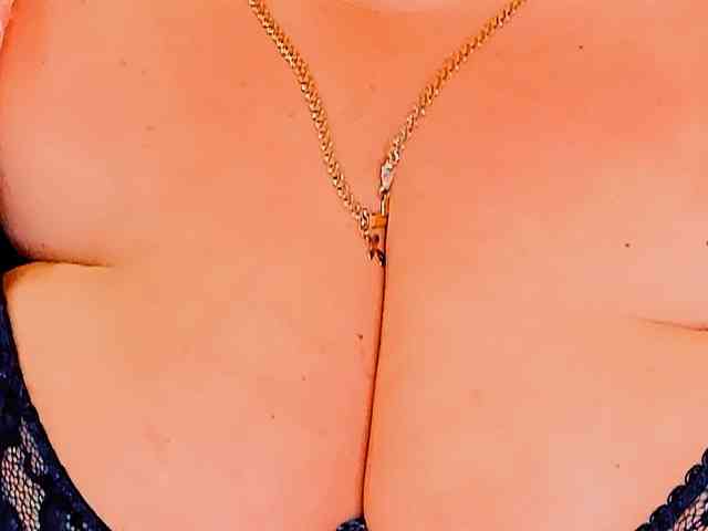 XBIGTITSXX webcam