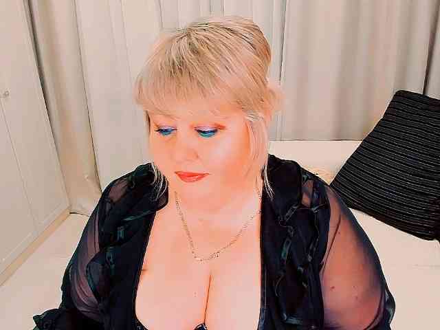 XBIGTITSXX webcam