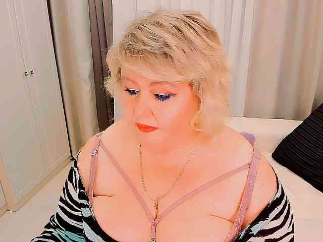 XBIGTITSXX webcam