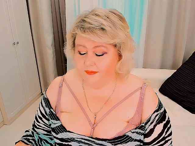 XBIGTITSXX webcam