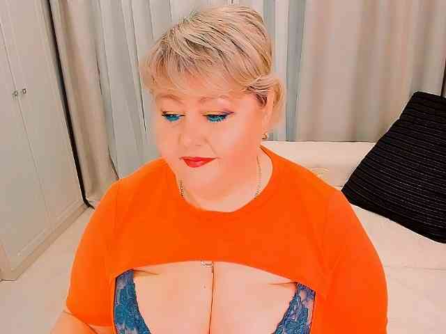 XBIGTITSXX webcam