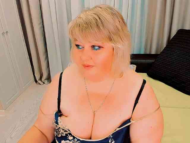 XBIGTITSXX webcam