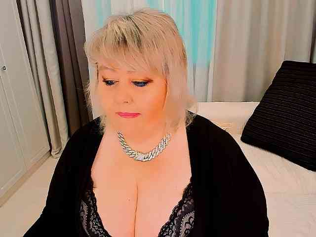 XBIGTITSXX webcam