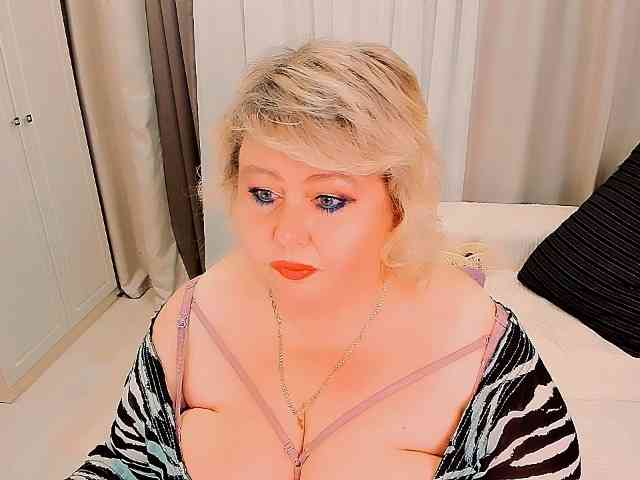 XBIGTITSXX webcam