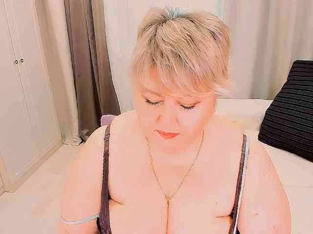 XBIGTITSXX webcam