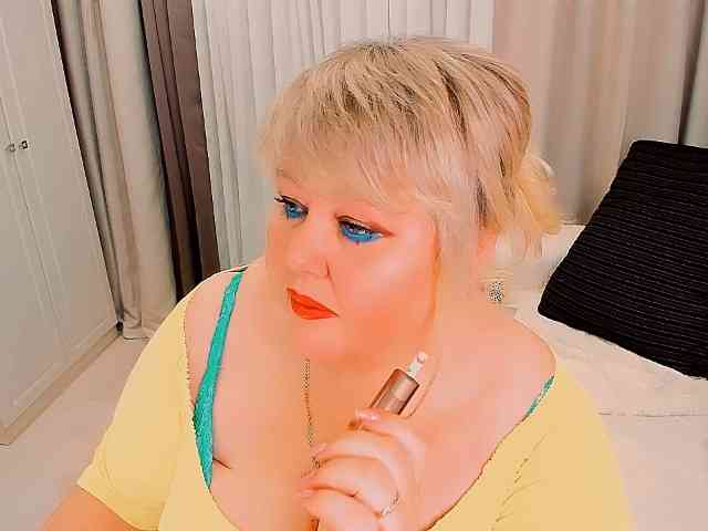 XBIGTITSXX webcam