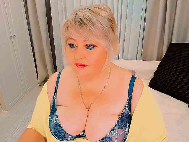 XBIGTITSXX webcam