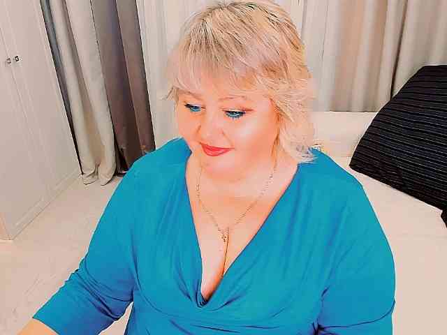 XBIGTITSXX webcam