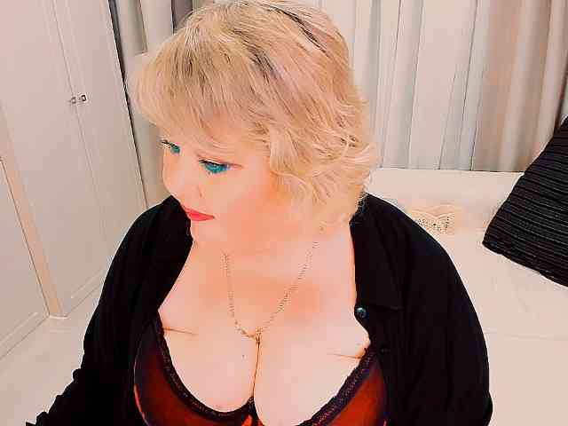 XBIGTITSXX webcam