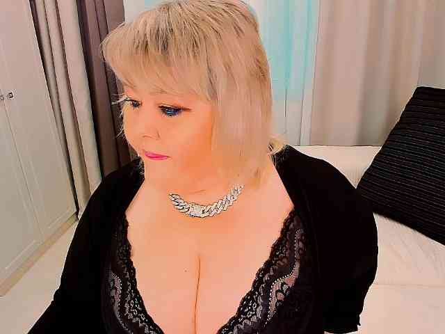 XBIGTITSXX webcam