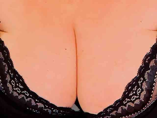 XBIGTITSXX webcam