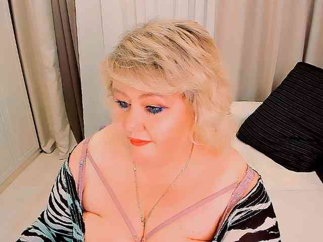 XBIGTITSXX webcam