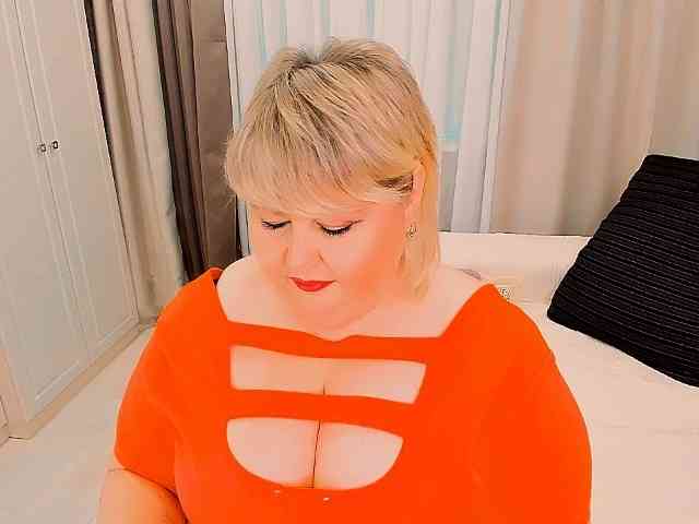 XBIGTITSXX webcam