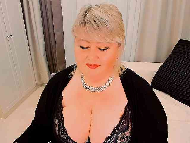 XBIGTITSXX webcam