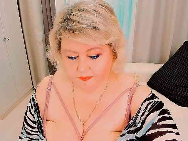XBIGTITSXX webcam