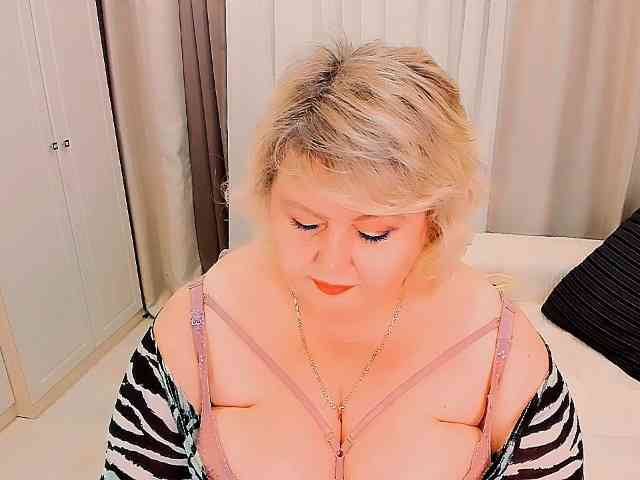 XBIGTITSXX webcam