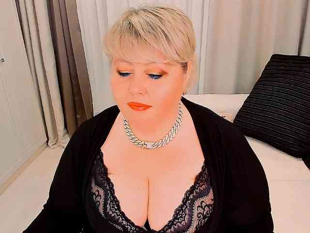 XBIGTITSXX webcam