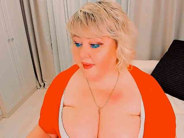 XBIGTITSXX webcam