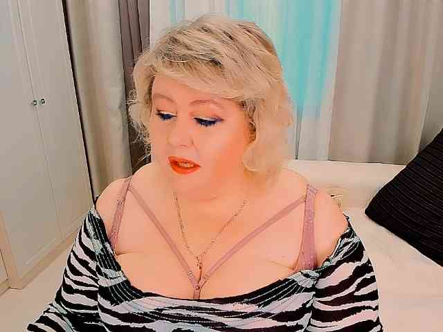 XBIGTITSXX webcam