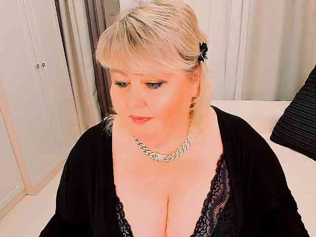 XBIGTITSXX webcam