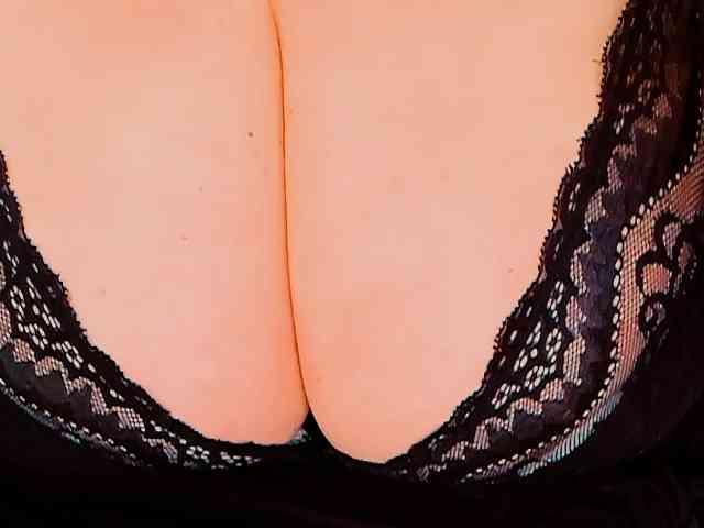 XBIGTITSXX webcam