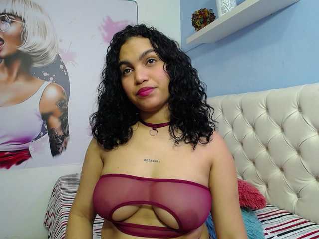 valeria-martinez19 live cam on UnifiedCams