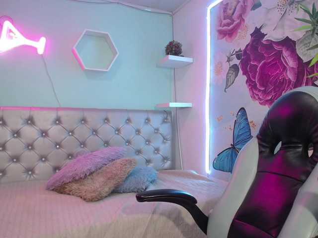 valeria-martinez19 live cam on BongaCams