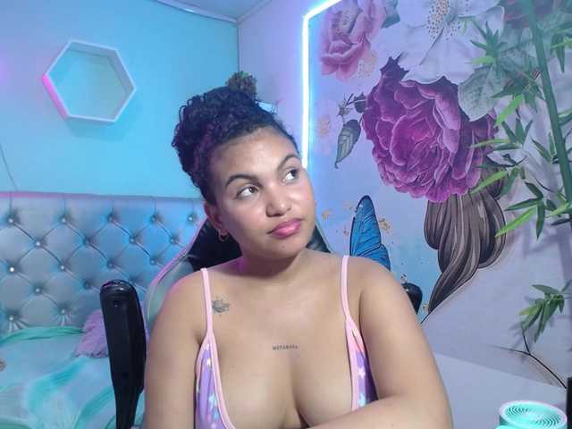 valeria-martinez19 live cam on BongaCams