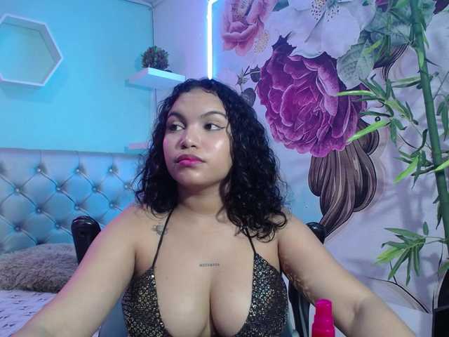 valeria-martinez19 live cam on BongaCams