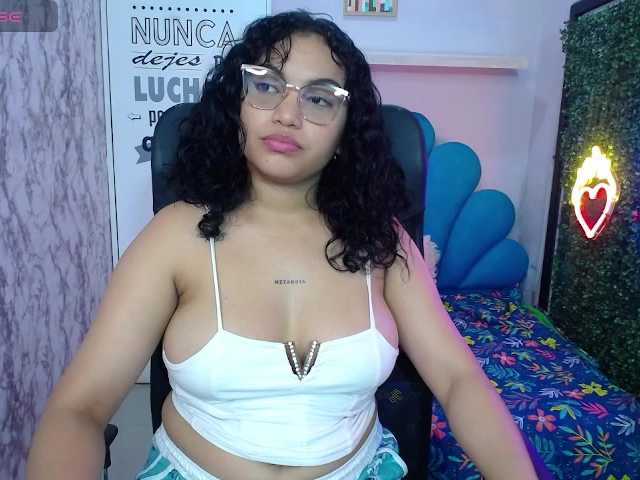 valeria-martinez19 live cam on BongaCams