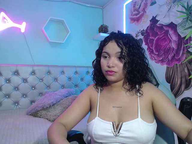 valeria-martinez19 live cam on BongaCams
