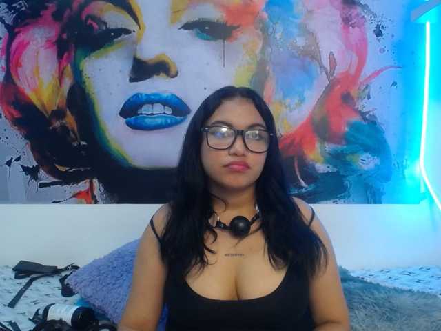 valeria-martinez19 live cam on BongaCams