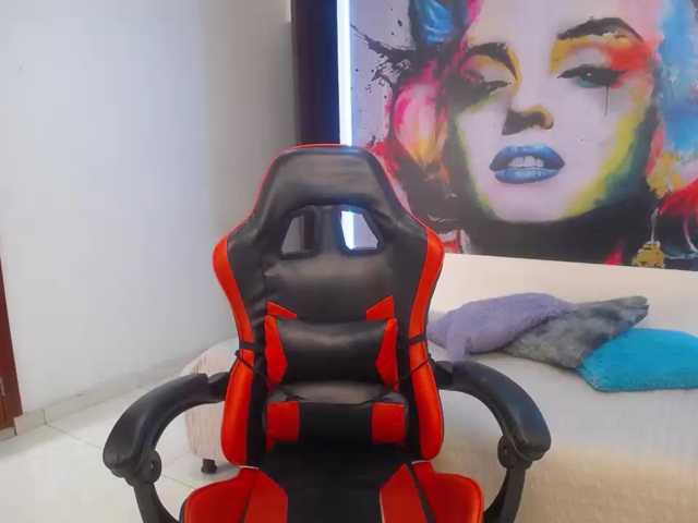 valeria-martinez19, en directo ahora en BongaCams