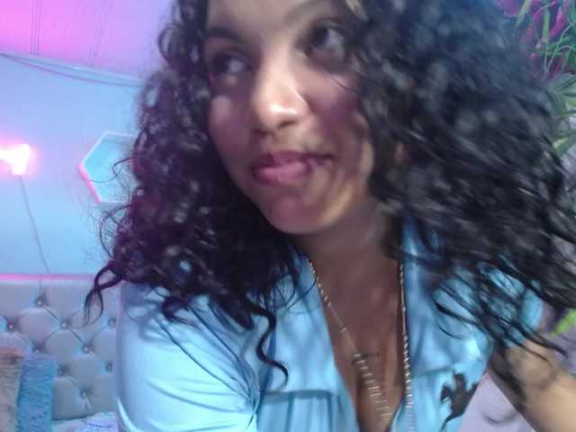 valeria-martinez19 live cam on BongaCams