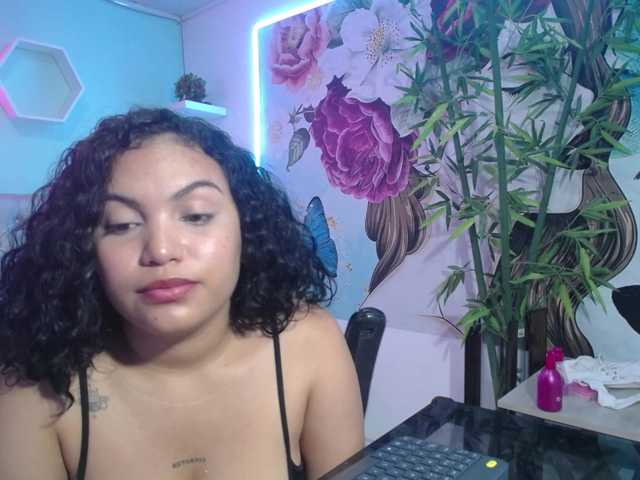 valeria-martinez19 live cam on BongaCams