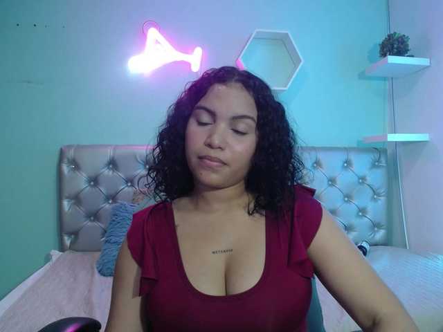 valeria-martinez19 live cam on BongaCams