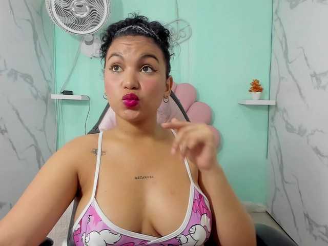 valeria-martinez19 live cam on BongaCams