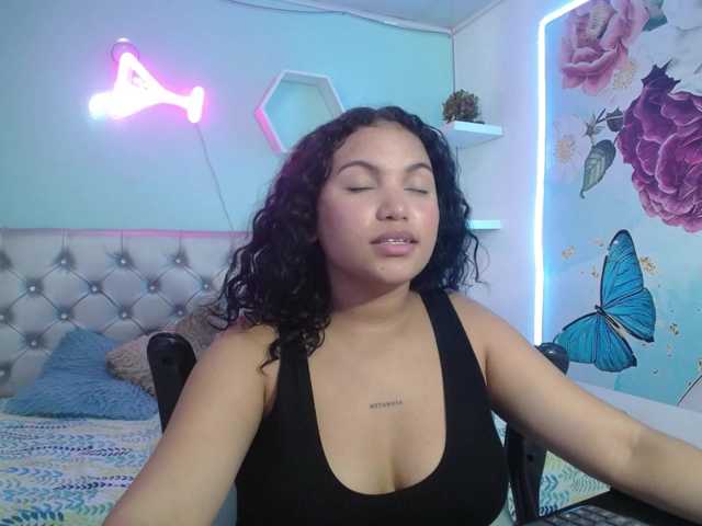 valeria-martinez19 live cam on BongaCams
