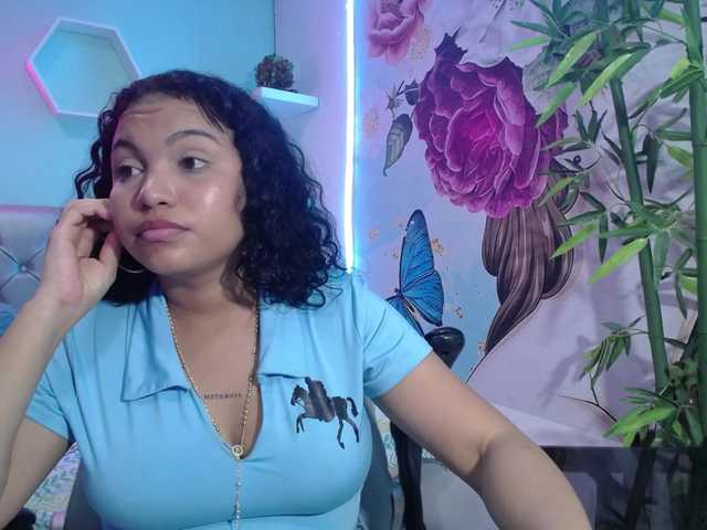 valeria-martinez19 live cam on BongaCams