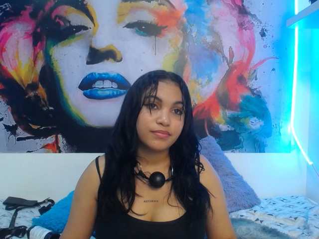 valeria-martinez19, en directo ahora en BongaCams